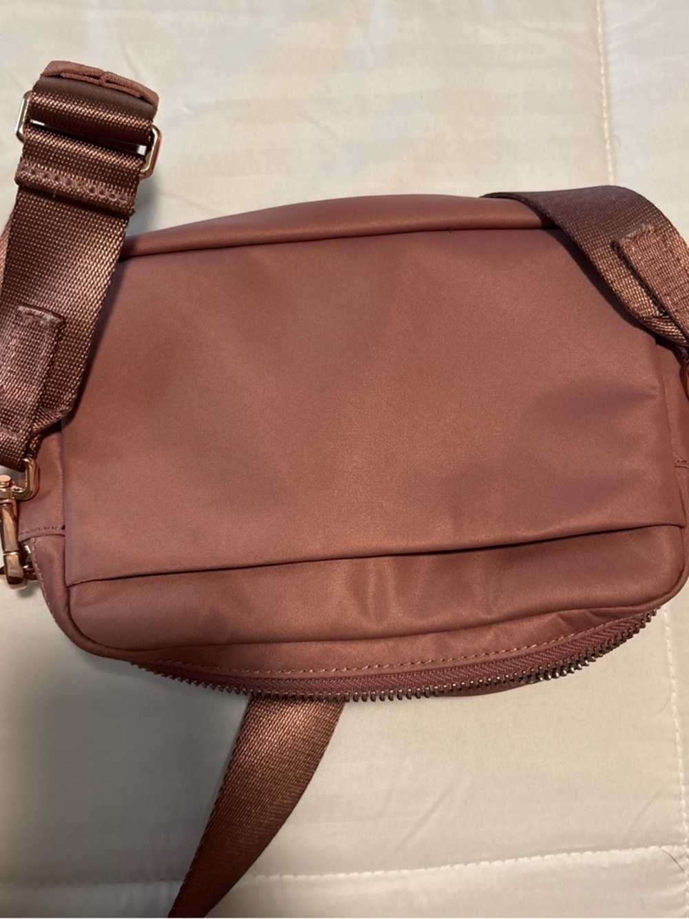 lululemon rose mauve small zip pouch with interior pocket - Picture 3 of 5